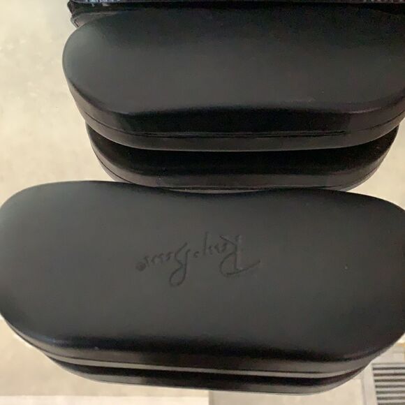 Sunglasses case & clot